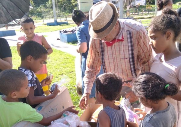 Projeto Social Faa uma Criana Feliz - Pastor Luiz Santana